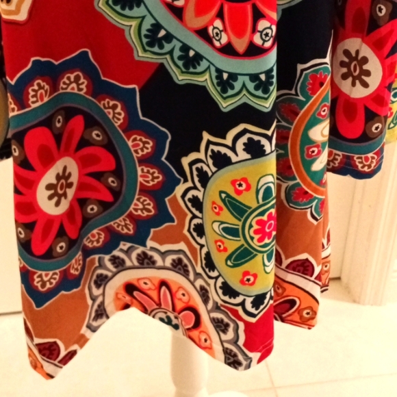 Vibrant tunic blouse ๐ NWOT - Picture 5 of 5